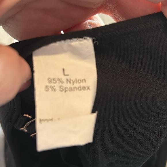 Bundle of 2 Like New Adjustable Strap Stretchy Bralette/ Cropped Tops - Picture 4 of 5